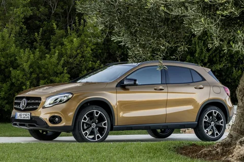 Mercedes-Benz GLA 220 d 2017 view 2