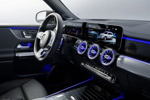 Mercedes-Benz GLB 180 d 2020 view 3