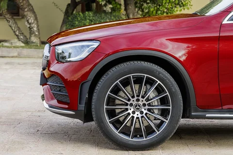 Mercedes-Benz GLC 200 d Coupé 2019 view 4