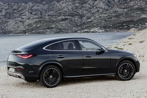 Mercedes-Benz GLC Coupé 63 AMG E Performance 2024 view 2