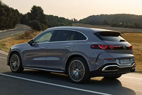 Mercedes-Benz GLC 400 4MATIC Launch Edition 2025 view 2