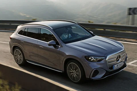 Mercedes-Benz GLC 400 4MATIC Launch Edition 2025 view 4