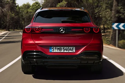 Mercedes-Benz GLC 400 4MATIC Launch Edition 2025 view 10