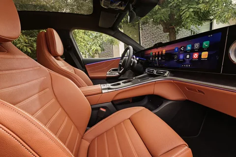 Mercedes-Benz GLC 400 4MATIC Launch Edition 2025 view 12