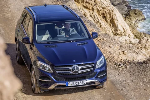 Mercedes-Benz GLE 500 e 4Matic 2015 view 4