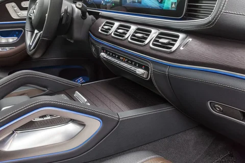 Mercedes-Benz GLE 350 e 4MATIC 2020 view 4