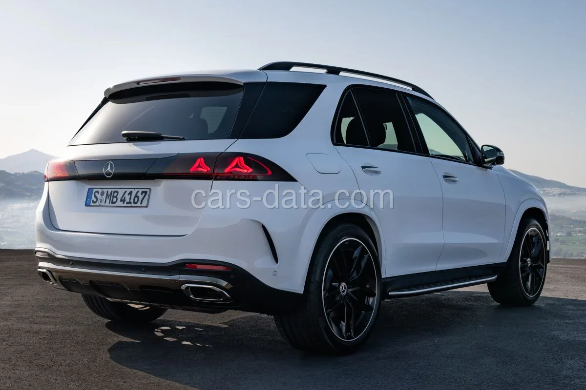 Mercedes-Benz GLE 450 4MATIC 2026 suv pohled zepředu