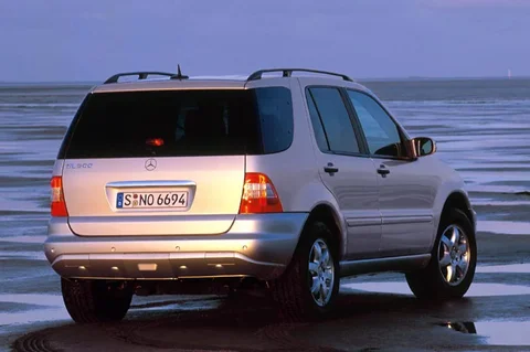 Mercedes-Benz Třída M ML 320 2001 view 2