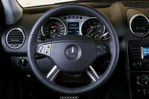 Mercedes-Benz Třída M ML 320 CDI 2005 view 11
