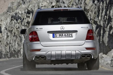 Mercedes-Benz Třída M ML 63 AMG 2008 view 2