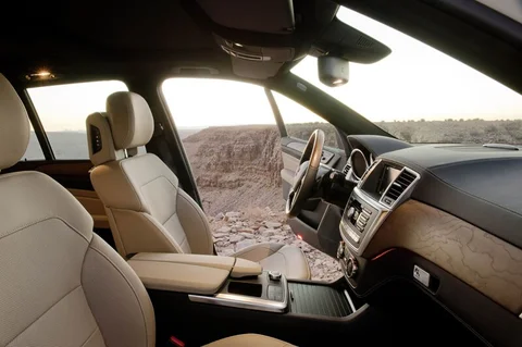 Mercedes-Benz Třída M ML 400 4Matic 2014 view 2