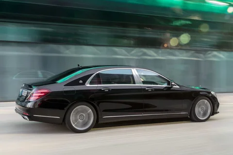 Mercedes-Benz Třída S Maybach S 560 2018 view 3