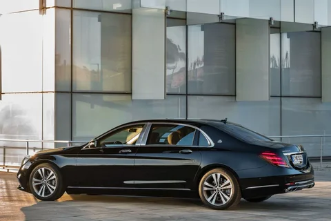 Mercedes-Benz Třída S Maybach S 560 2018 view 7