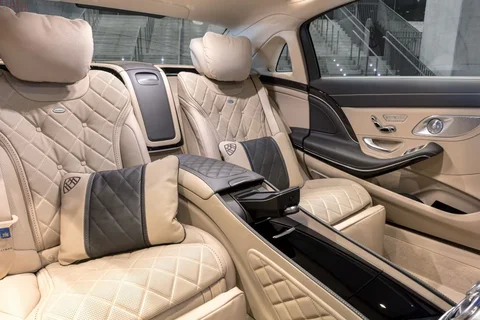 Mercedes-Benz Třída S Maybach S 560 2018 view 11