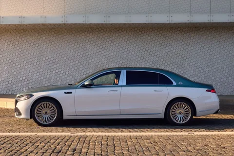 Mercedes-Benz Κλάση S Maybach S 580 e 4MATIC 2026 view 5