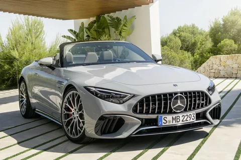 Mercedes-Benz SL 63 AMG S E Performance 2024 view 2