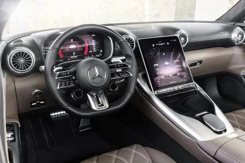 Mercedes-Benz SL 63 AMG S E Performance 2024 view 5