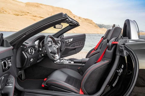 Mercedes-Benz SLC 200 2016 view 5