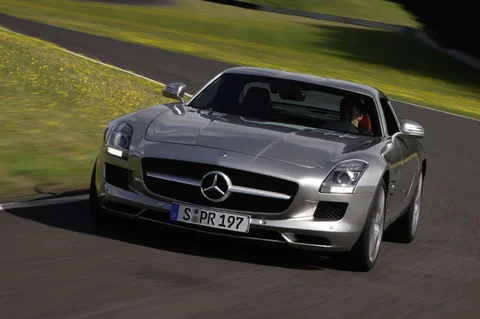 Mercedes-Benz SLS AMG GT 2012 view 4