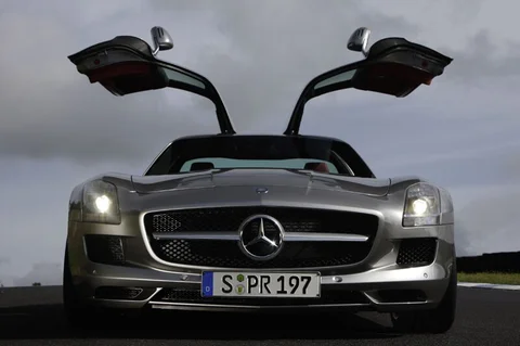 Mercedes-Benz SLS AMG GT 2012 view 9
