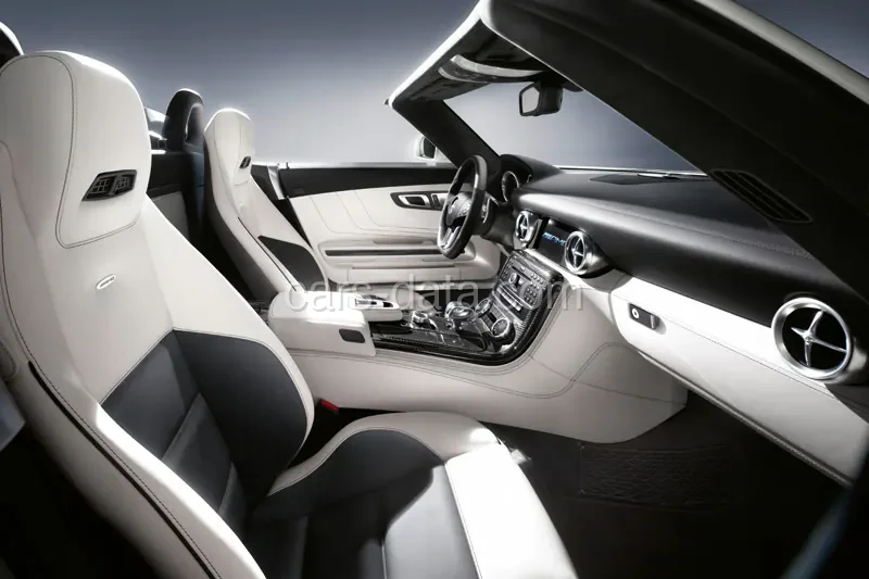 Mercedes-Benz SLS AMG Roadster 2011 front view