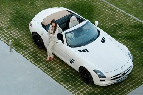 Mercedes-Benz SLS AMG Roadster 2011 view 6