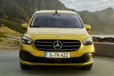 Mercedes-Benz Třída T T 180 L2 2024 view 4