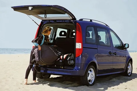 Mercedes-Benz Vaneo Trend 2002 view 6