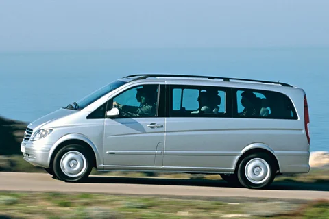 Mercedes-Benz Viano 2010 front view