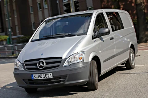 Mercedes-Benz Vito Extra Long 110 CDI Functional 2010 view 4