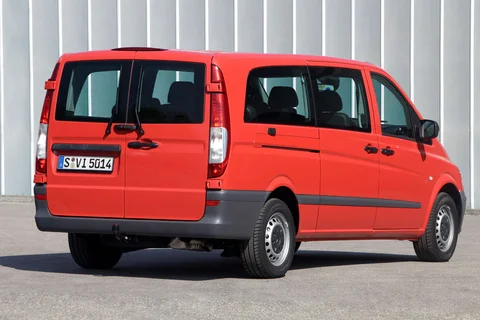 Mercedes-Benz Vito Long 122 CDI 2010 view 2
