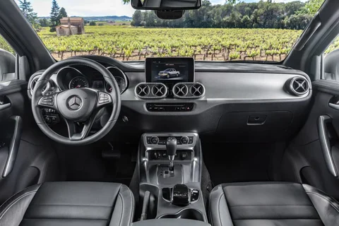 Mercedes-Benz Třída X X 220 d Pure 2018 view 4