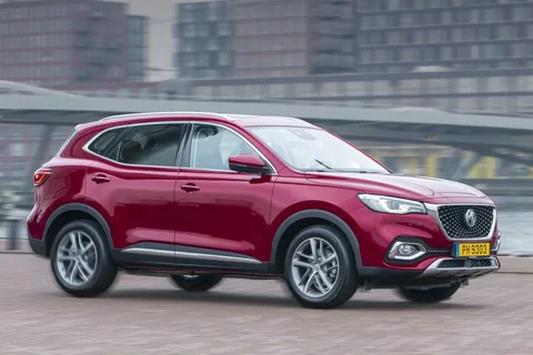 MG EHS Luxury 2020 view 9