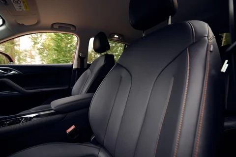 MG HS PHEV Comfort 2024 view 3