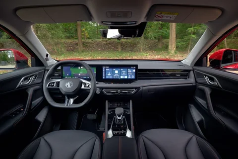 MG HS PHEV Comfort 2024 view 4