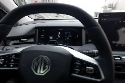 MG S5 Standard Range Comfort 2025 view 11