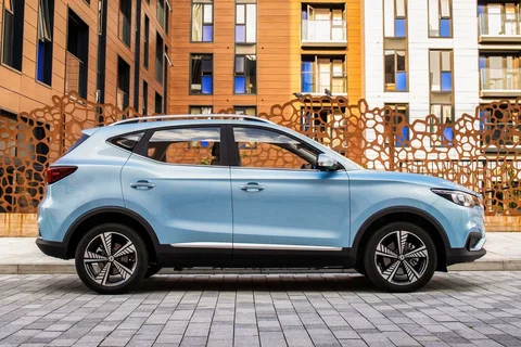 MG ZS EV Luxury 2019 view 3