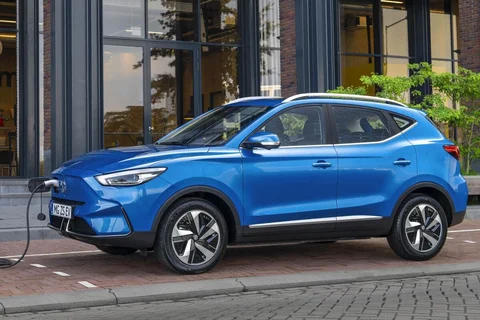 MG ZS 70kWh Comfort 2021 view 4