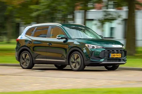 MG ZS Hybrid+ Standard 2024 view 10