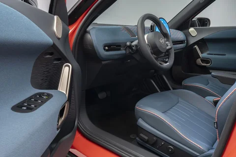 Mini Aceman E Essential 2024 view 2