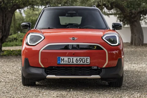 Mini Aceman E Essential 2024 view 8