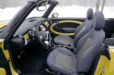 Mini Cabrio Cooper S Chili 2009 view 4