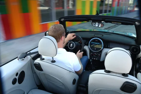 Mini Cabrio Cooper 2016 view 7