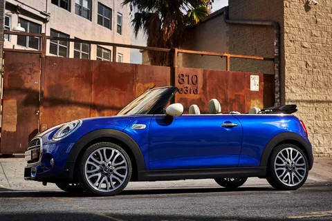 Mini Cabrio Cooper S 2018 view 2