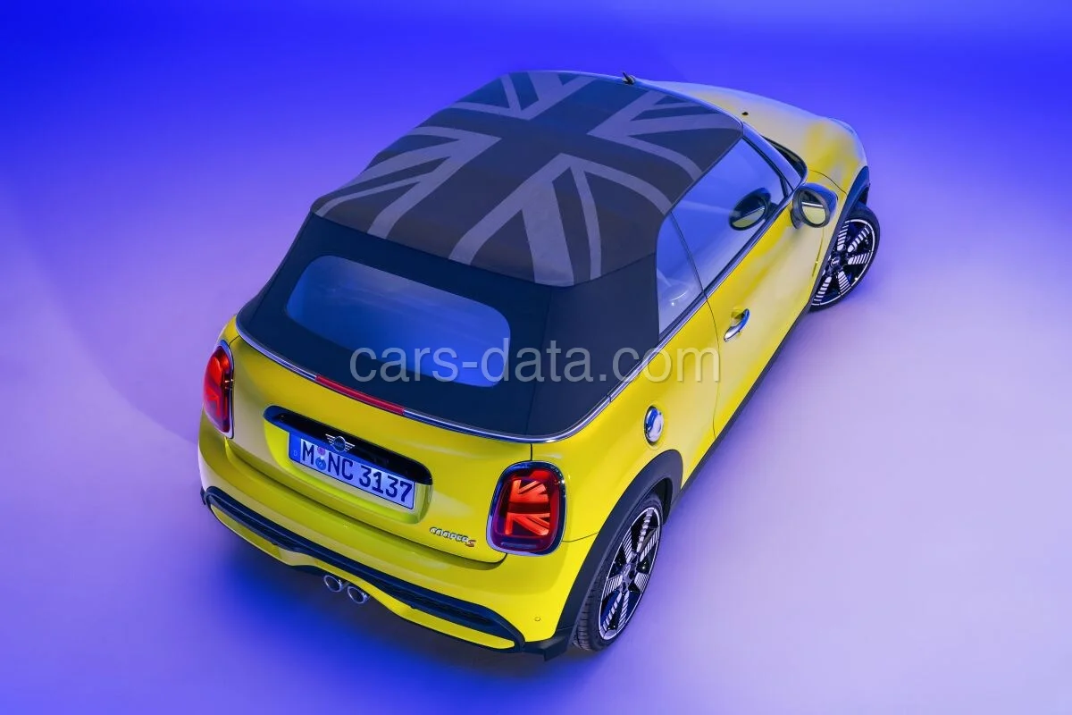 Mini Cabrio Cooper S Rockingham GT Edition 2021 front view