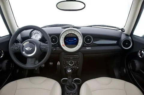Mini Clubman Cooper SD 2011 view 3