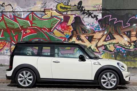 Mini Clubman Cooper SD 2011 view 8
