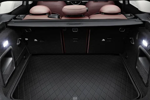 Mini Clubman Cooper D 2015 view 2
