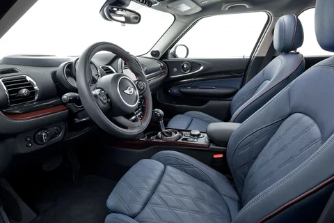 Mini Clubman Cooper D 2015 view 4