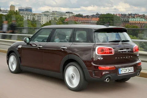 Mini Clubman Cooper D 2015 view 11
